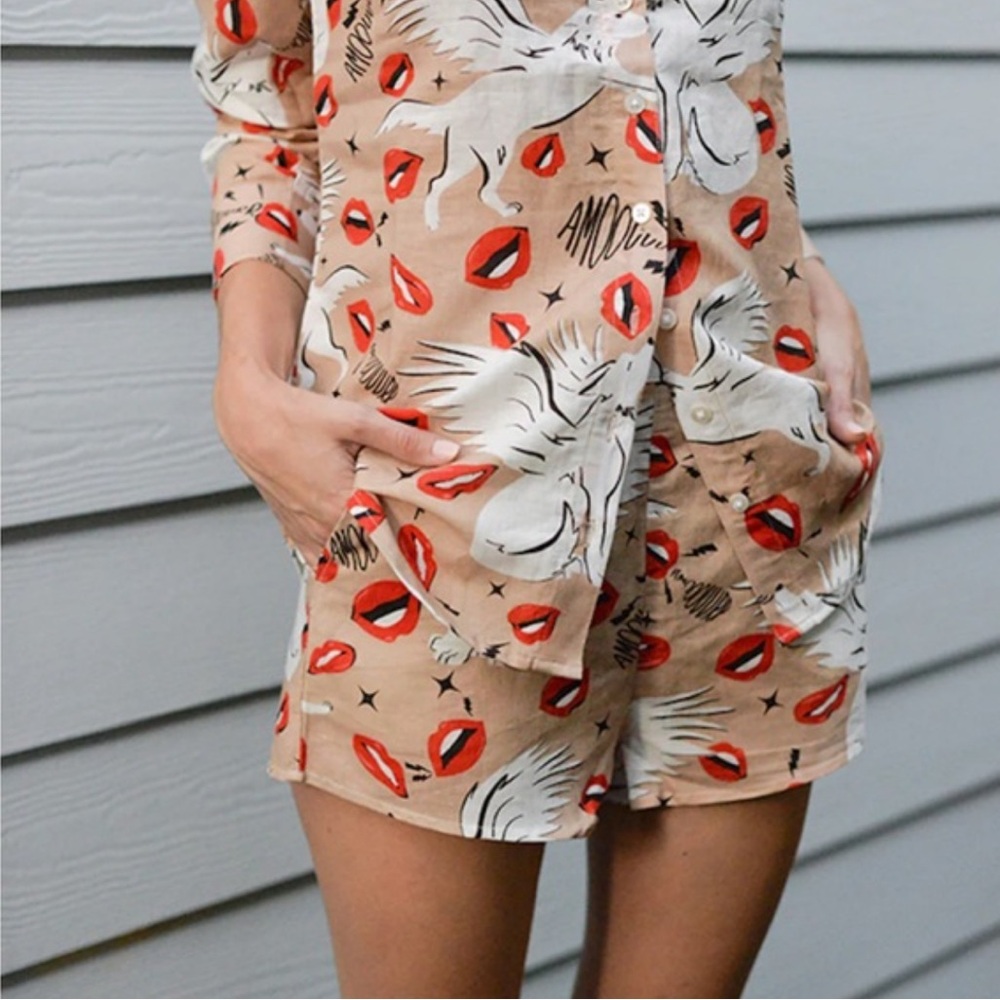 LAS SURENAS Wolf Kisses Linen Blend High Rise Shorts Size Medium NWT